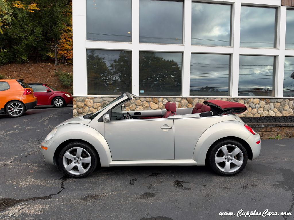 Photo 8 of this VOLKSWAGEN NEW BEETLE