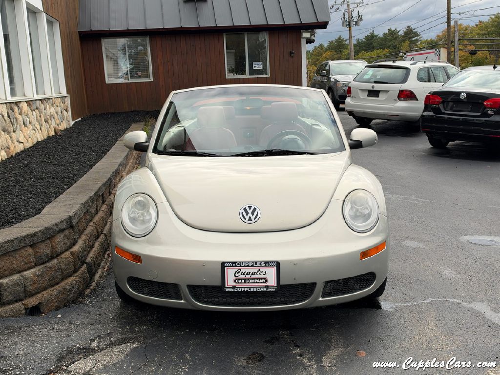 Photo 9 of this VOLKSWAGEN NEW BEETLE