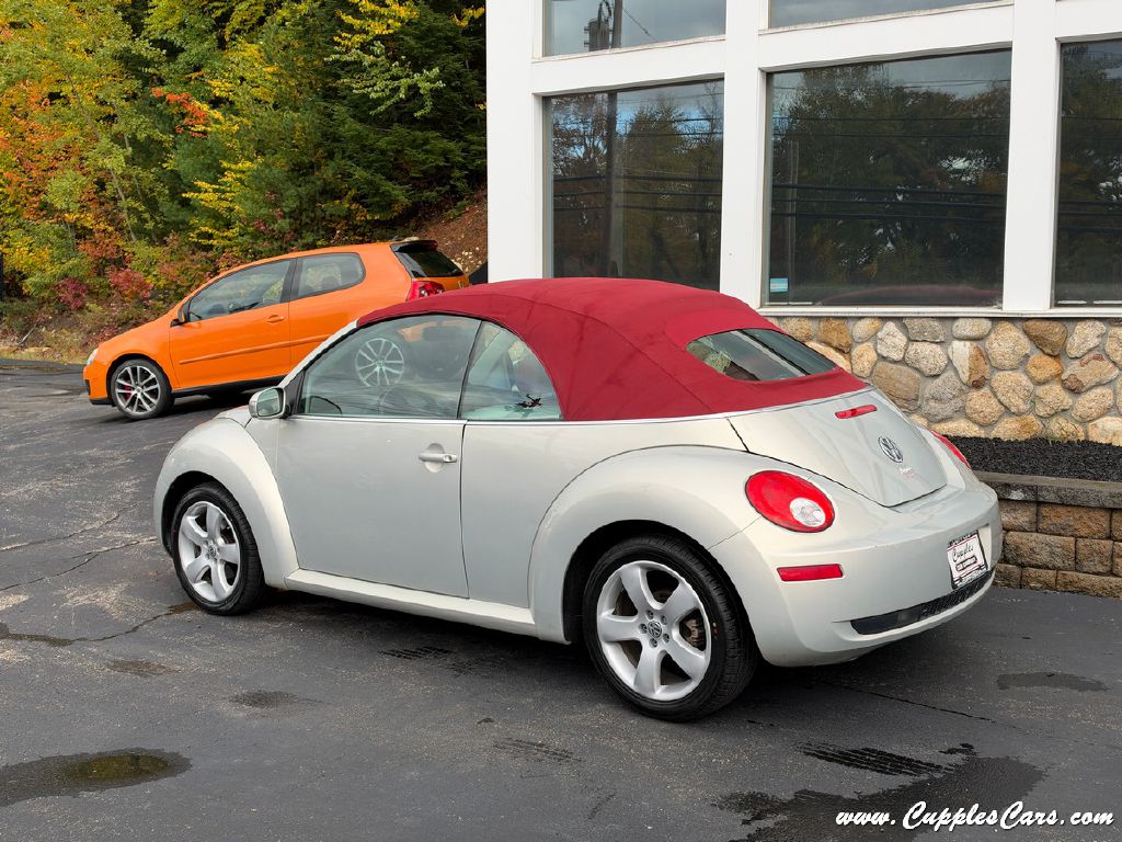 Photo 11 of this VOLKSWAGEN NEW BEETLE