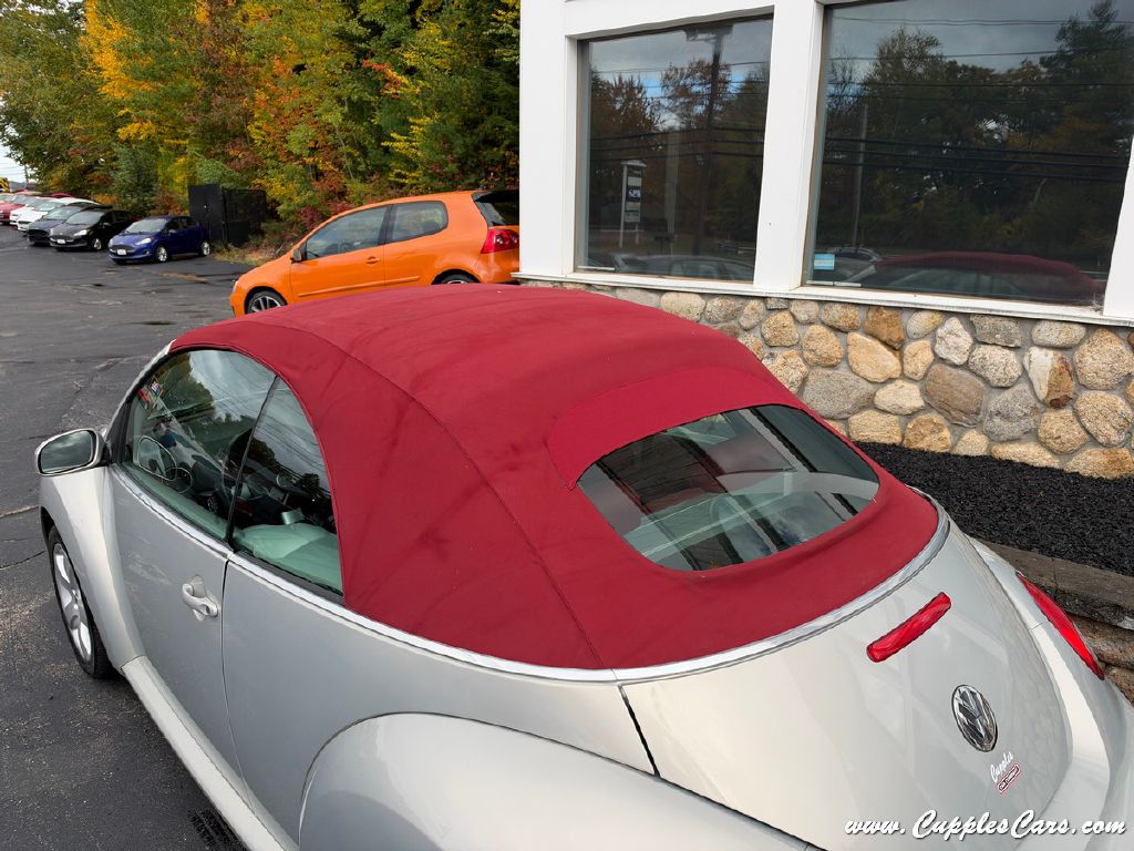 Photo 12 of this VOLKSWAGEN NEW BEETLE