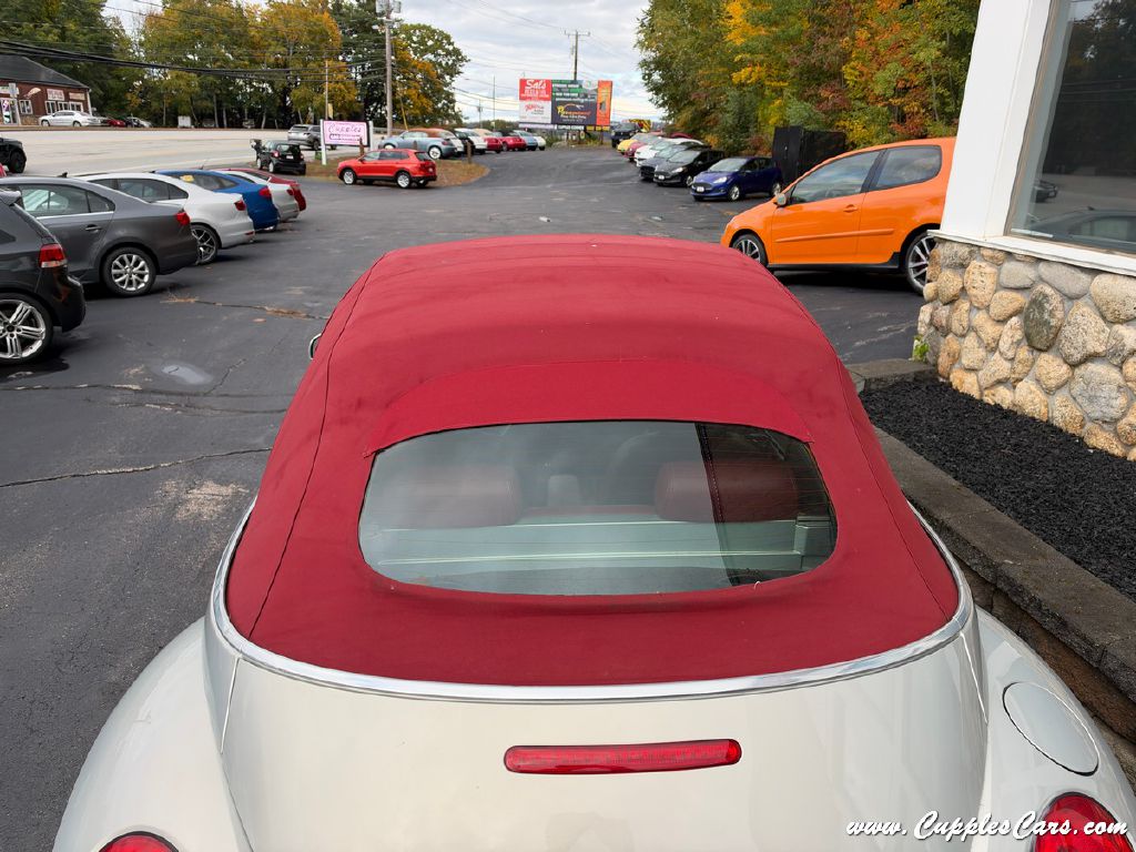 Photo 13 of this VOLKSWAGEN NEW BEETLE