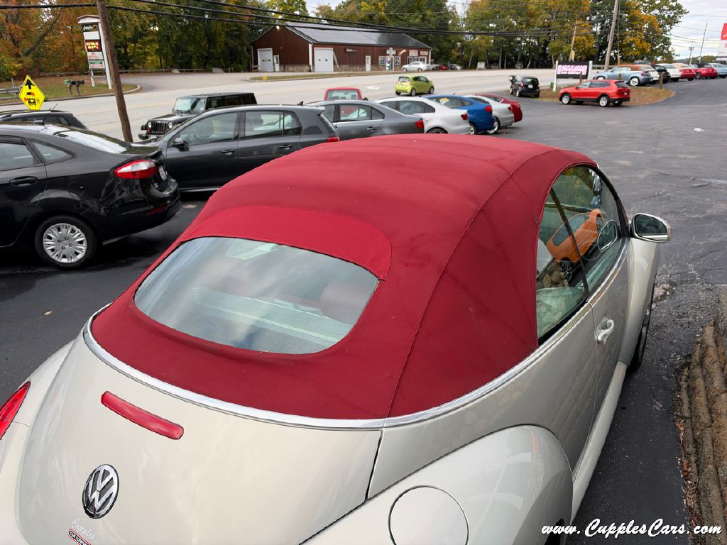 Photo 14 of this VOLKSWAGEN NEW BEETLE