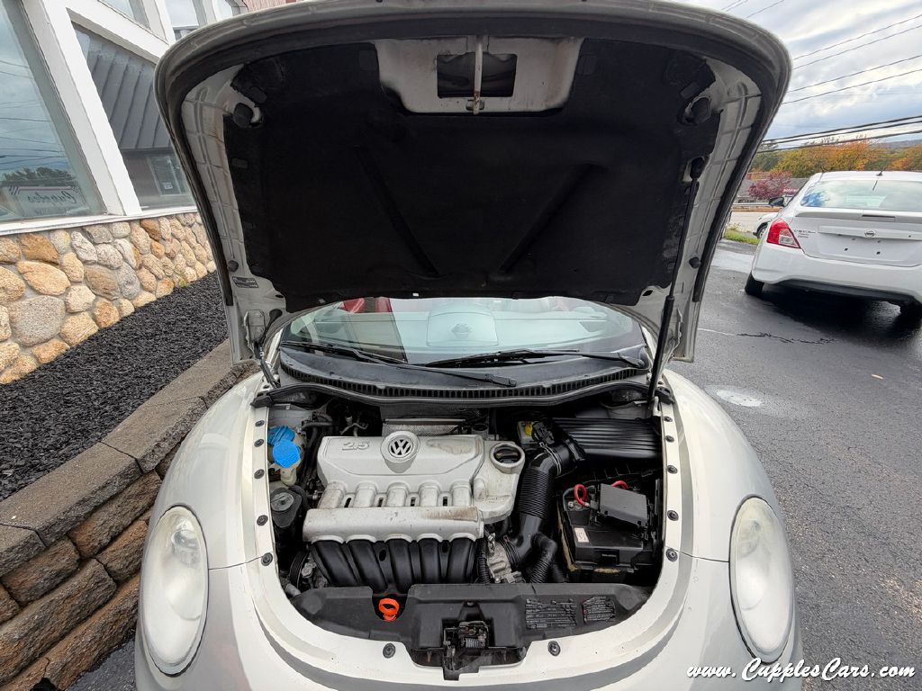 Photo 16 of this VOLKSWAGEN NEW BEETLE