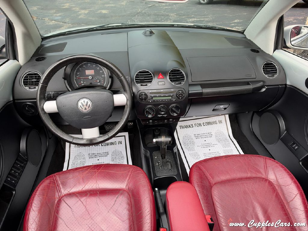 Photo 17 of this VOLKSWAGEN NEW BEETLE