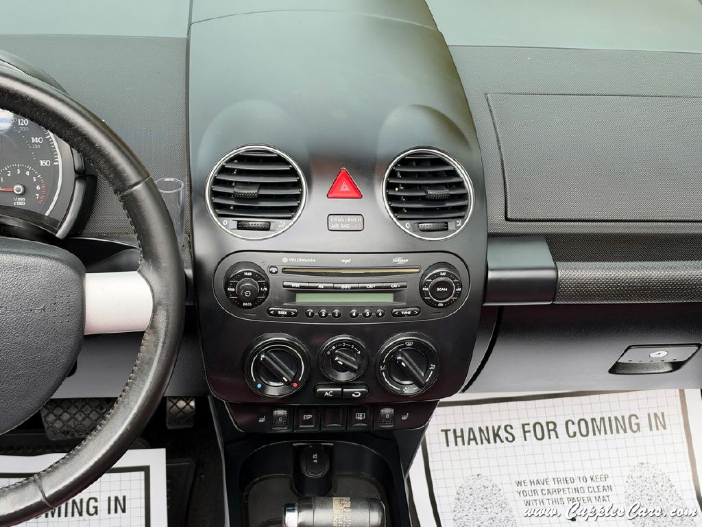 Photo 19 of this VOLKSWAGEN NEW BEETLE