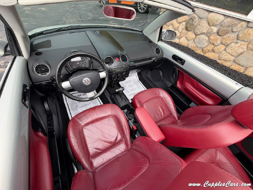 Photo 23 of this VOLKSWAGEN NEW BEETLE