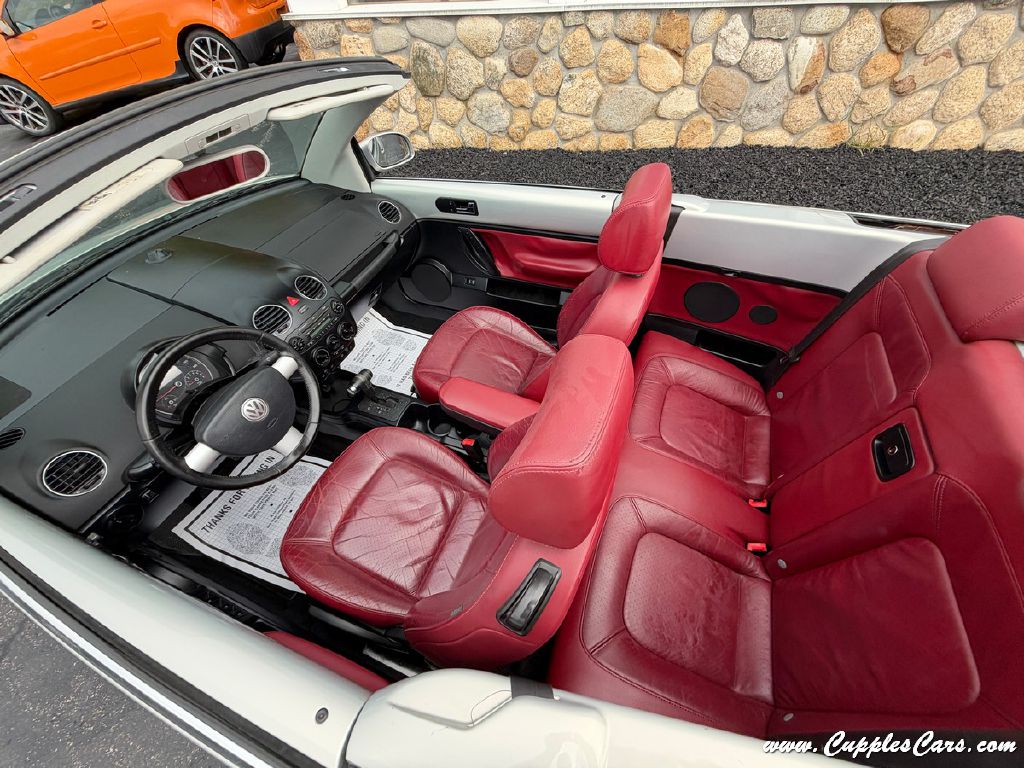 Photo 25 of this VOLKSWAGEN NEW BEETLE