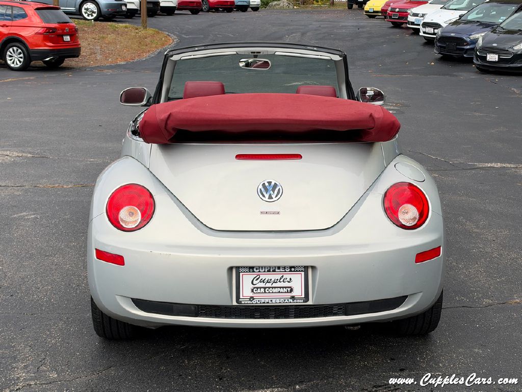 Photo 30 of this VOLKSWAGEN NEW BEETLE