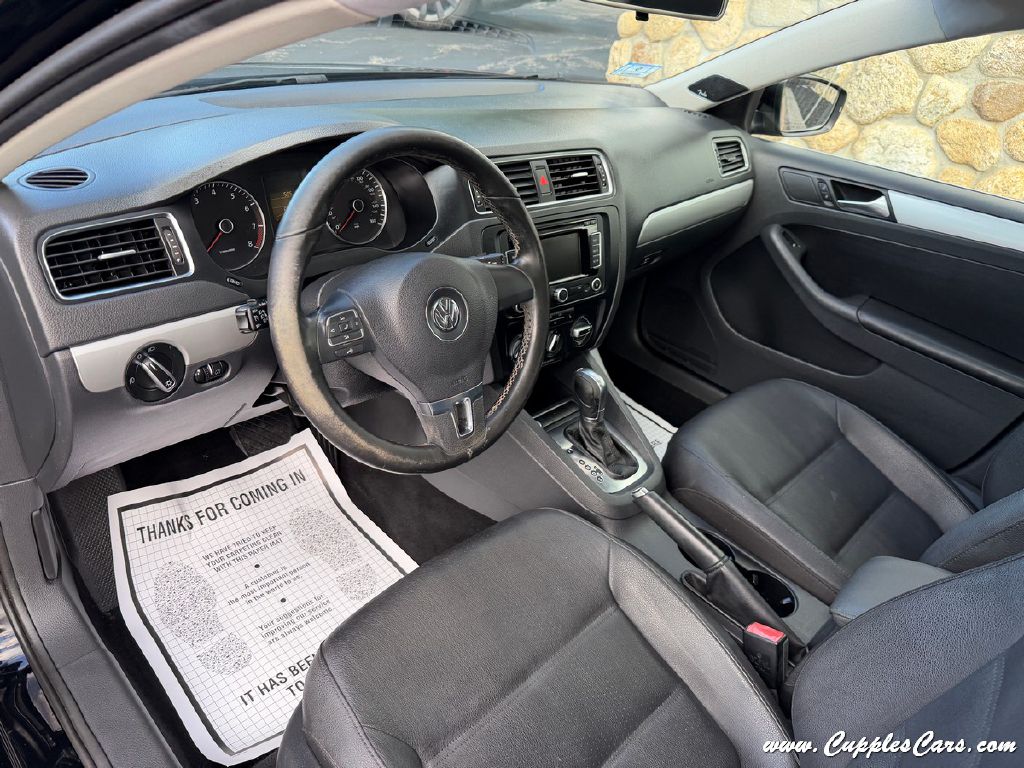 Photo 4 of this VOLKSWAGEN JETTA