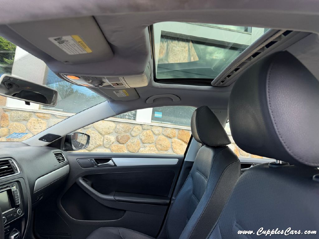 Photo 6 of this VOLKSWAGEN JETTA