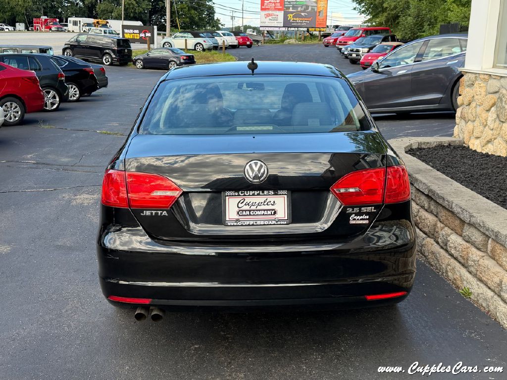 Photo 9 of this VOLKSWAGEN JETTA