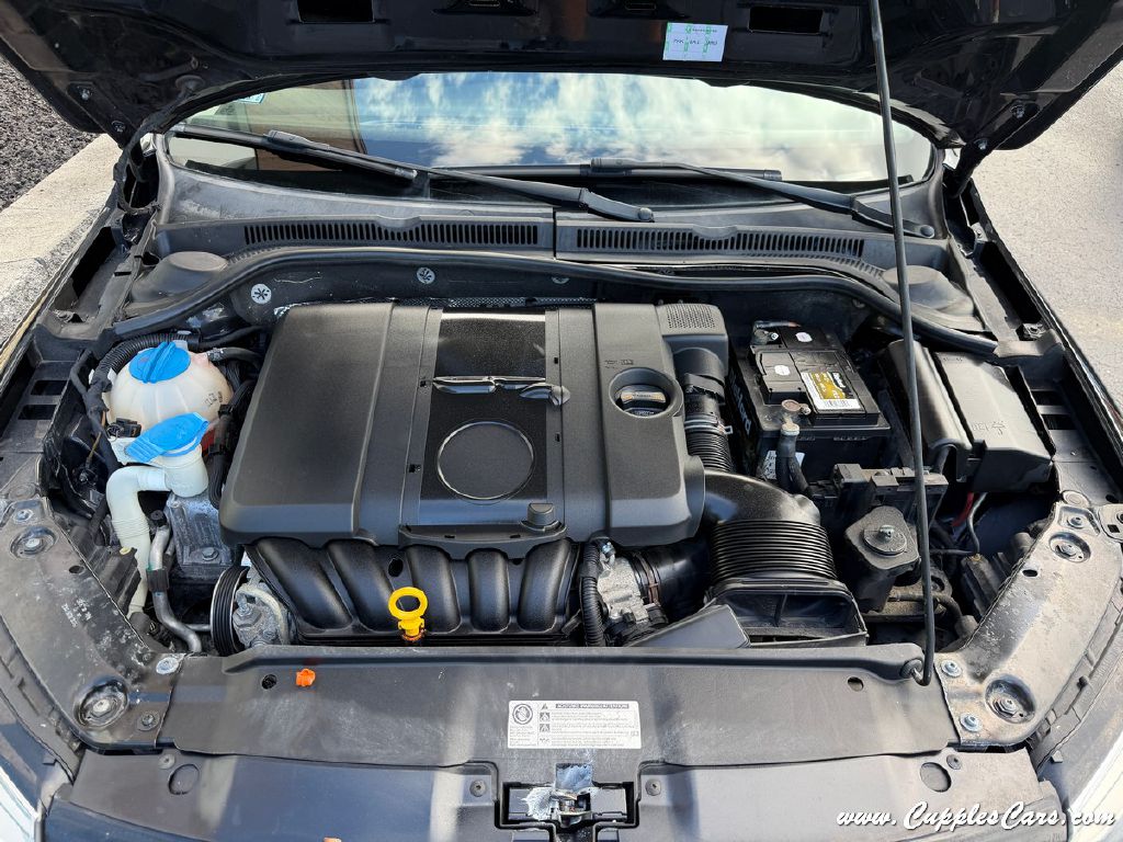 Photo 12 of this VOLKSWAGEN JETTA