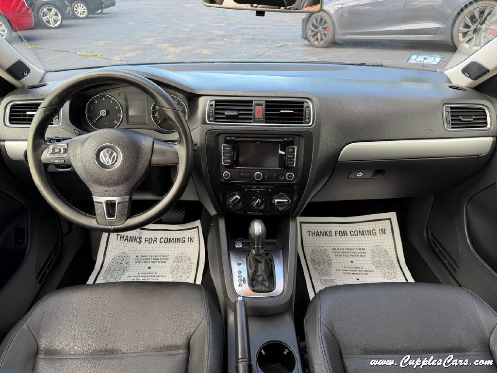 Photo 14 of this VOLKSWAGEN JETTA