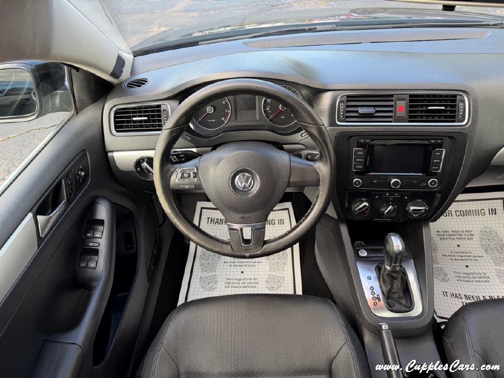 Photo 15 of this VOLKSWAGEN JETTA