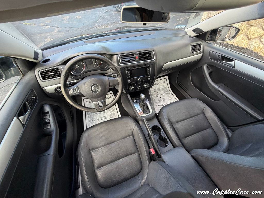 Photo 20 of this VOLKSWAGEN JETTA