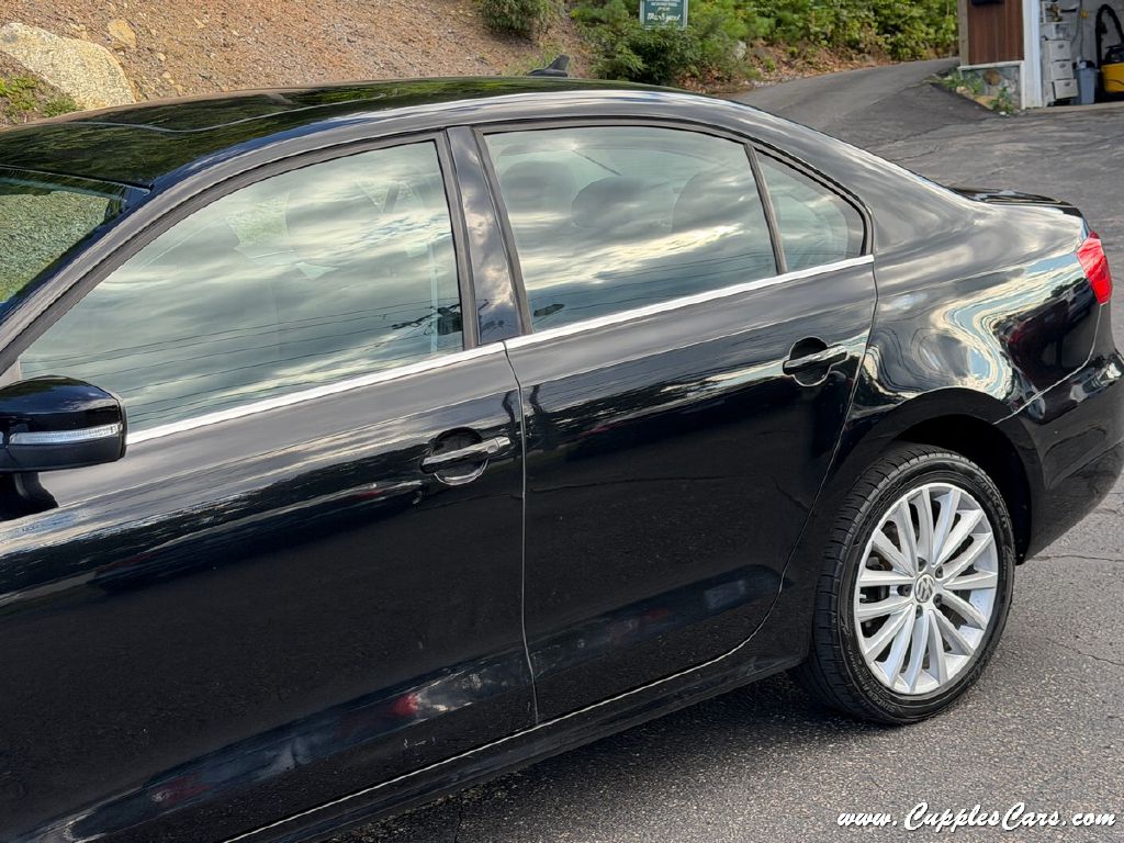 Photo 27 of this VOLKSWAGEN JETTA