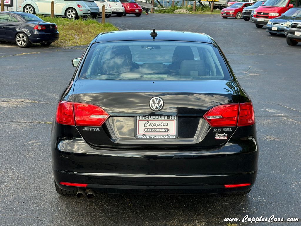 Photo 29 of this VOLKSWAGEN JETTA