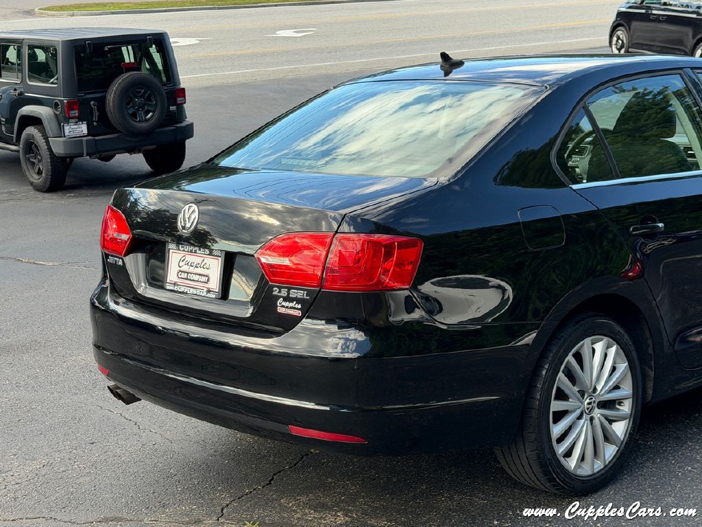 Photo 30 of this VOLKSWAGEN JETTA