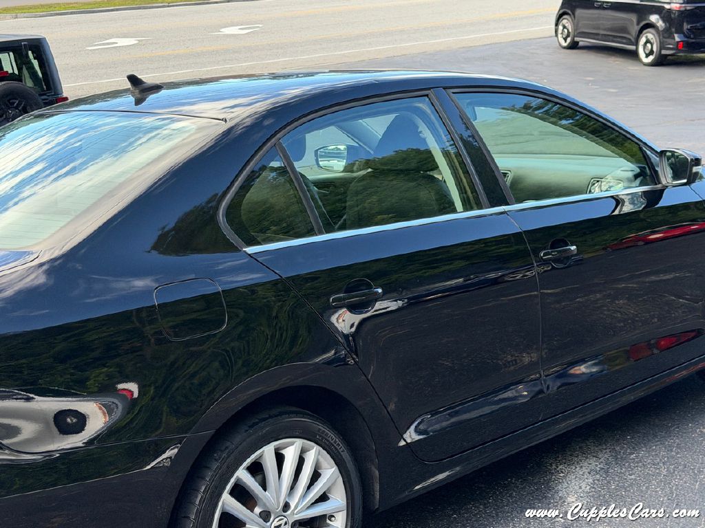 Photo 31 of this VOLKSWAGEN JETTA