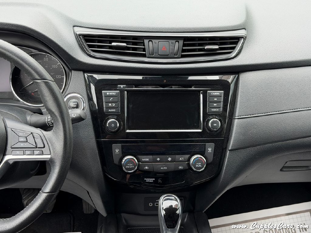 Photo 18 of this NISSAN ROGUE