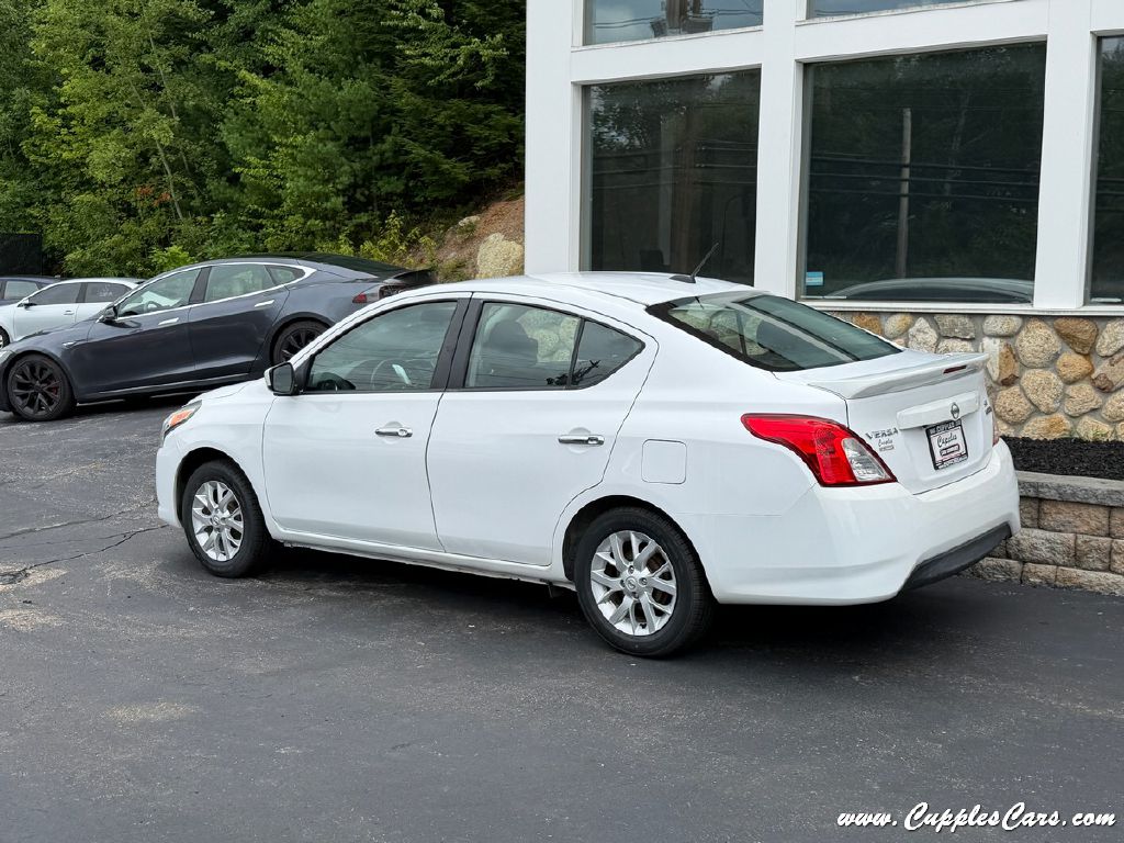 Photo 2 of this NISSAN VERSA