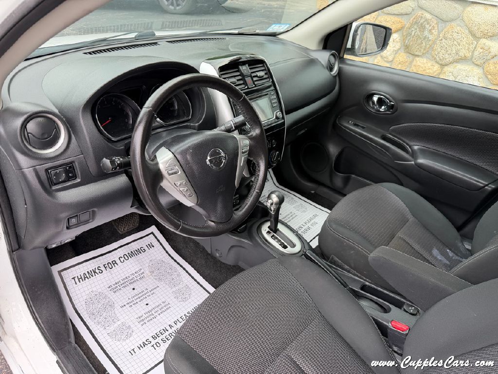 Photo 4 of this NISSAN VERSA