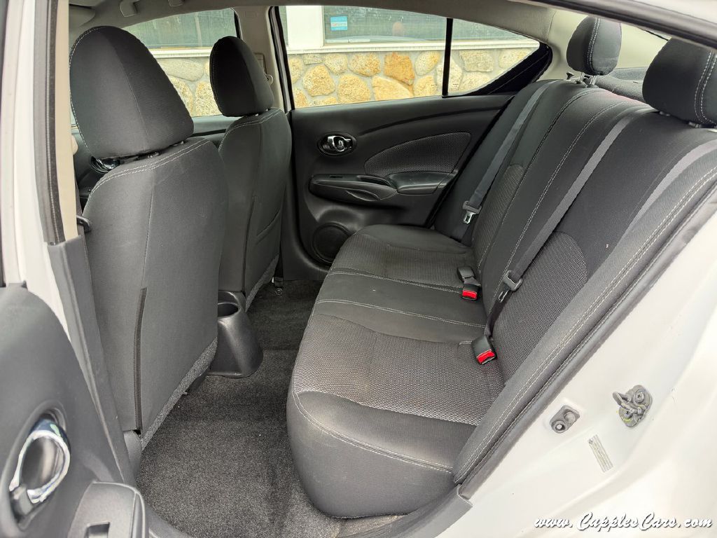 Photo 6 of this NISSAN VERSA