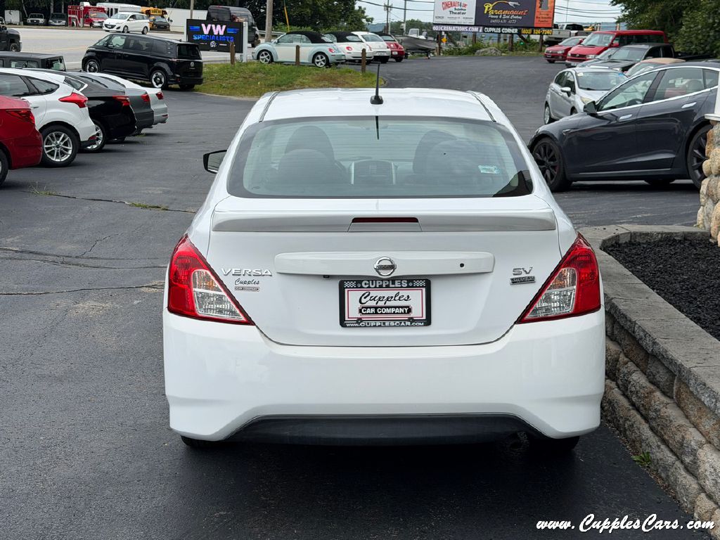 Photo 8 of this NISSAN VERSA