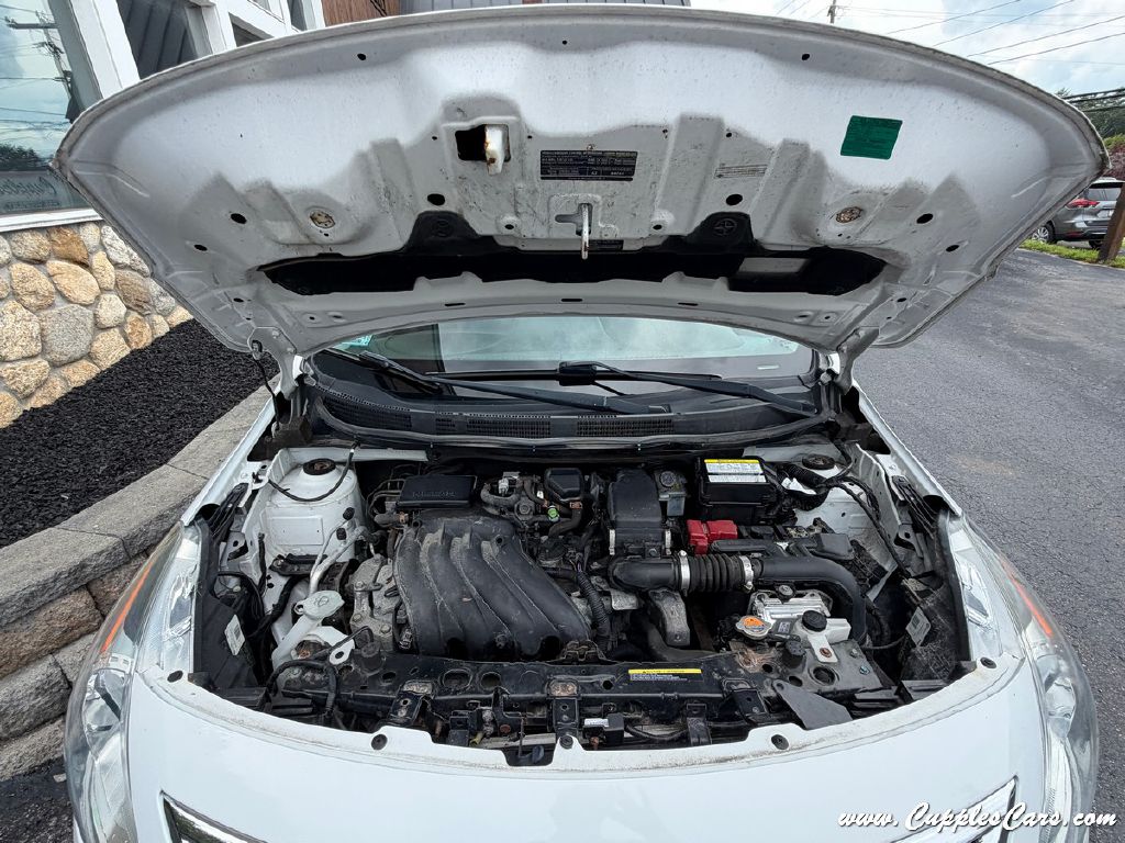 Photo 10 of this NISSAN VERSA