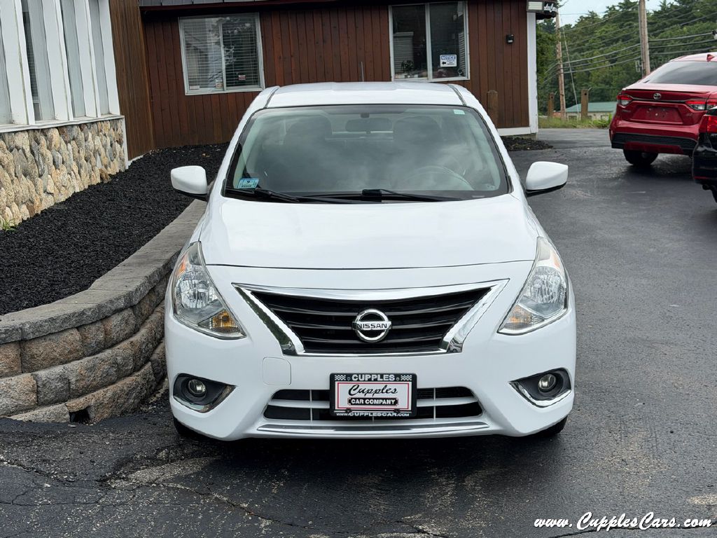 Photo 11 of this NISSAN VERSA