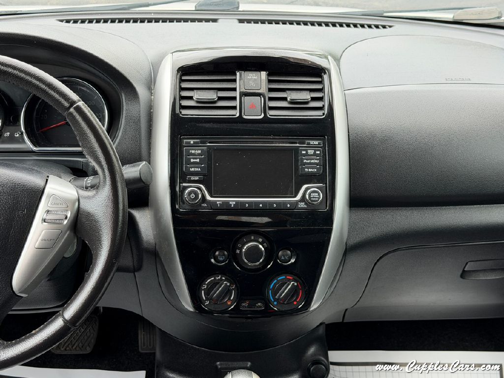 Photo 15 of this NISSAN VERSA