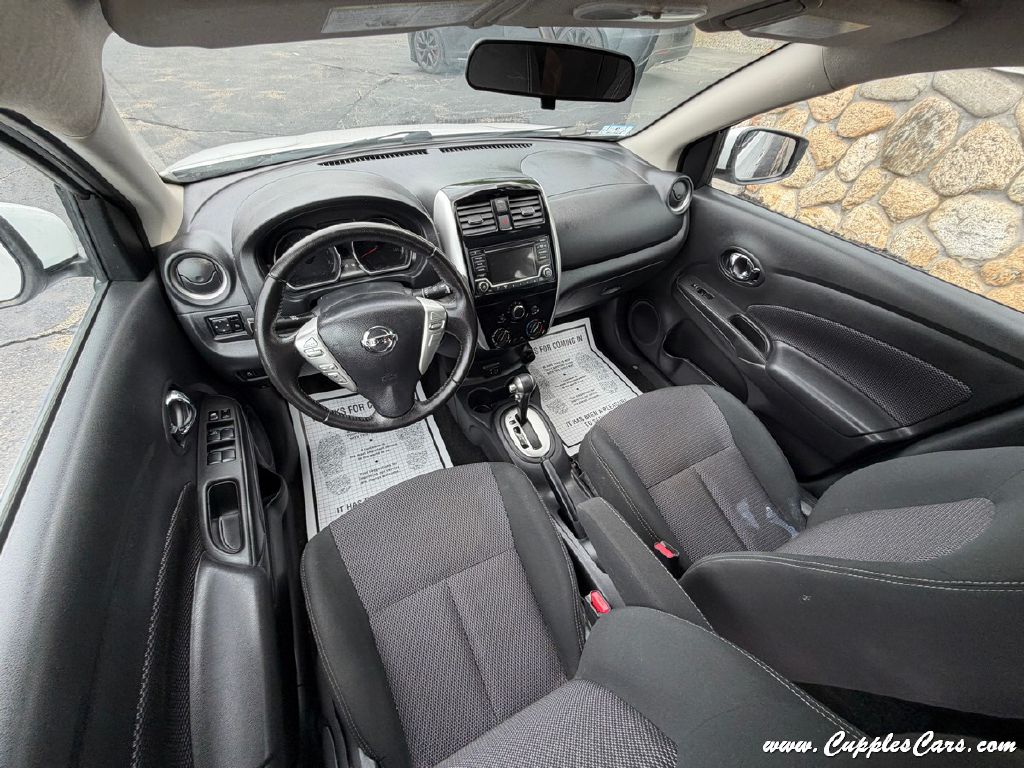Photo 19 of this NISSAN VERSA