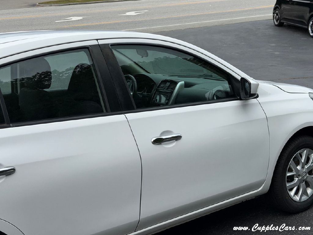 Photo 32 of this NISSAN VERSA