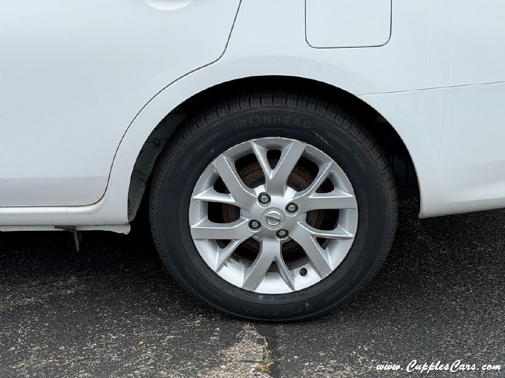 Photo 34 of this NISSAN VERSA
