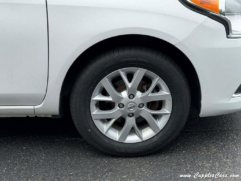 Photo 36 of this NISSAN VERSA