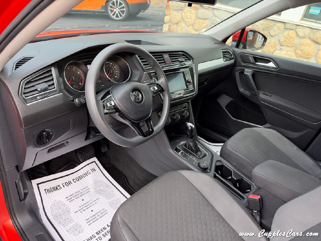 Photo 4 of this VOLKSWAGEN TIGUAN