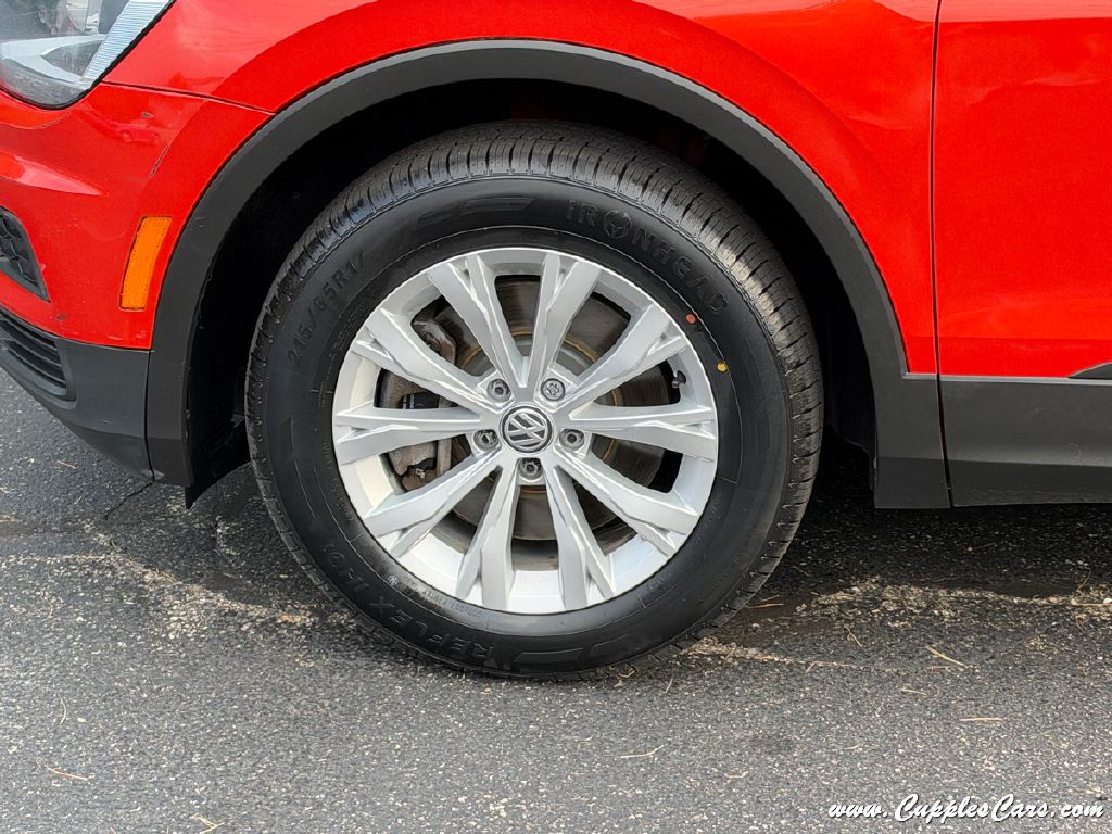 Photo 35 of this VOLKSWAGEN TIGUAN