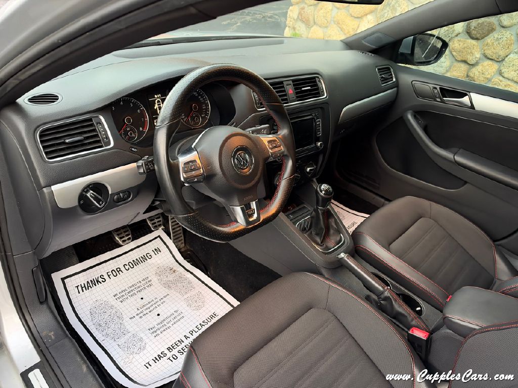 Photo 4 of this VOLKSWAGEN JETTA