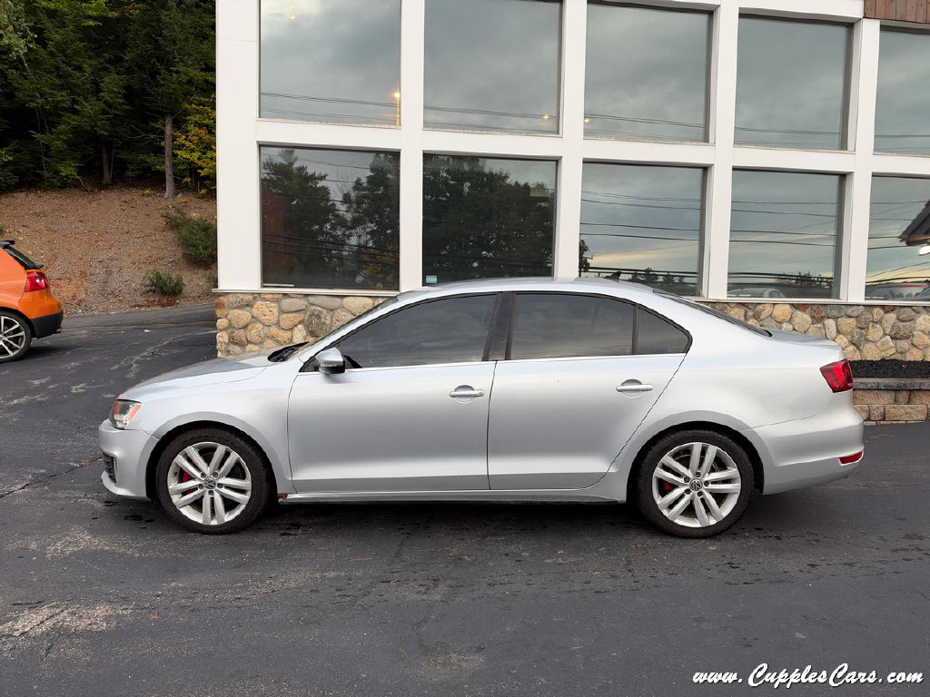 Photo 9 of this VOLKSWAGEN JETTA