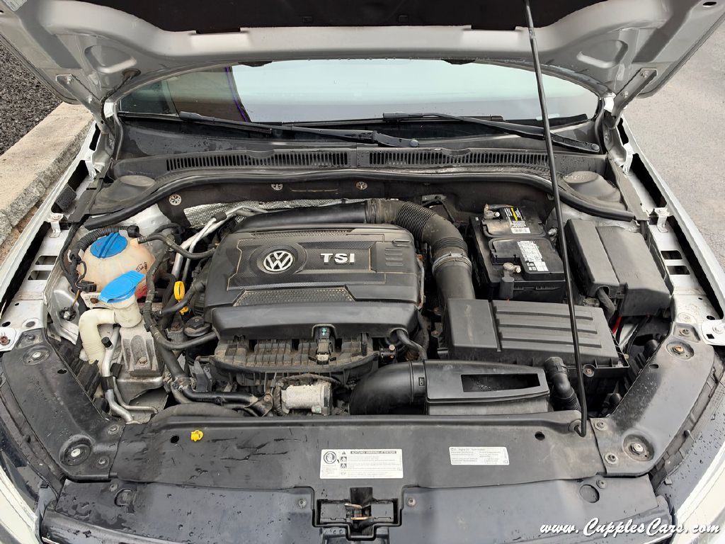 Photo 11 of this VOLKSWAGEN JETTA