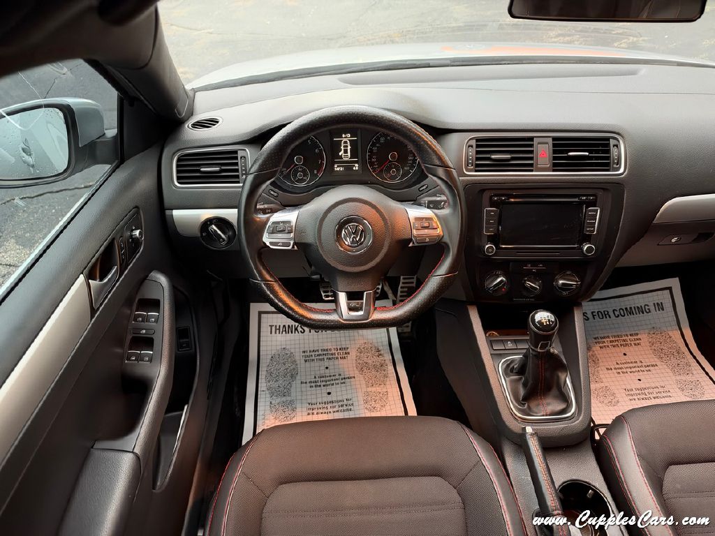 Photo 14 of this VOLKSWAGEN JETTA