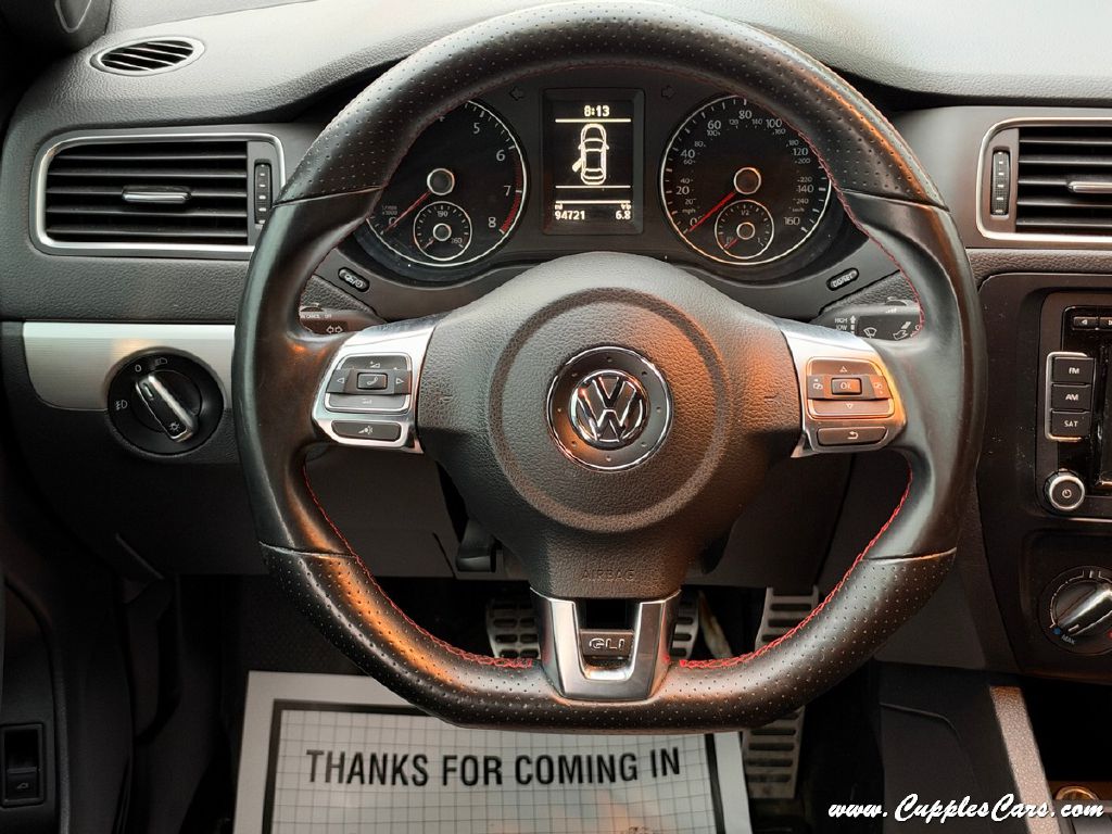Photo 17 of this VOLKSWAGEN JETTA