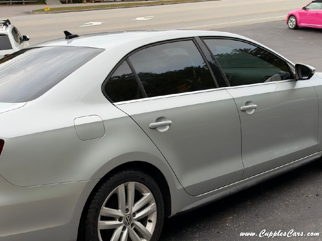 Photo 30 of this VOLKSWAGEN JETTA