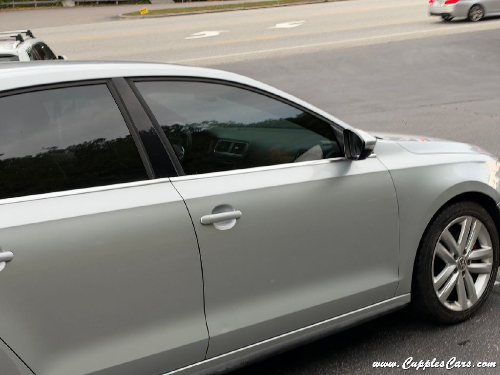 Photo 31 of this VOLKSWAGEN JETTA