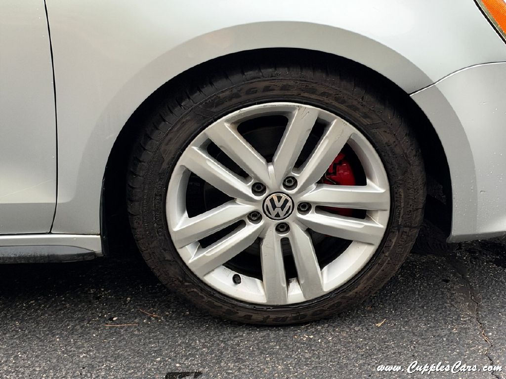 Photo 33 of this VOLKSWAGEN JETTA