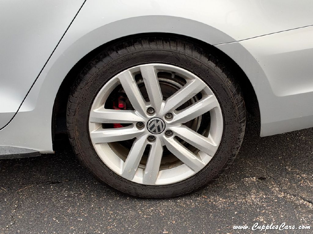 Photo 35 of this VOLKSWAGEN JETTA