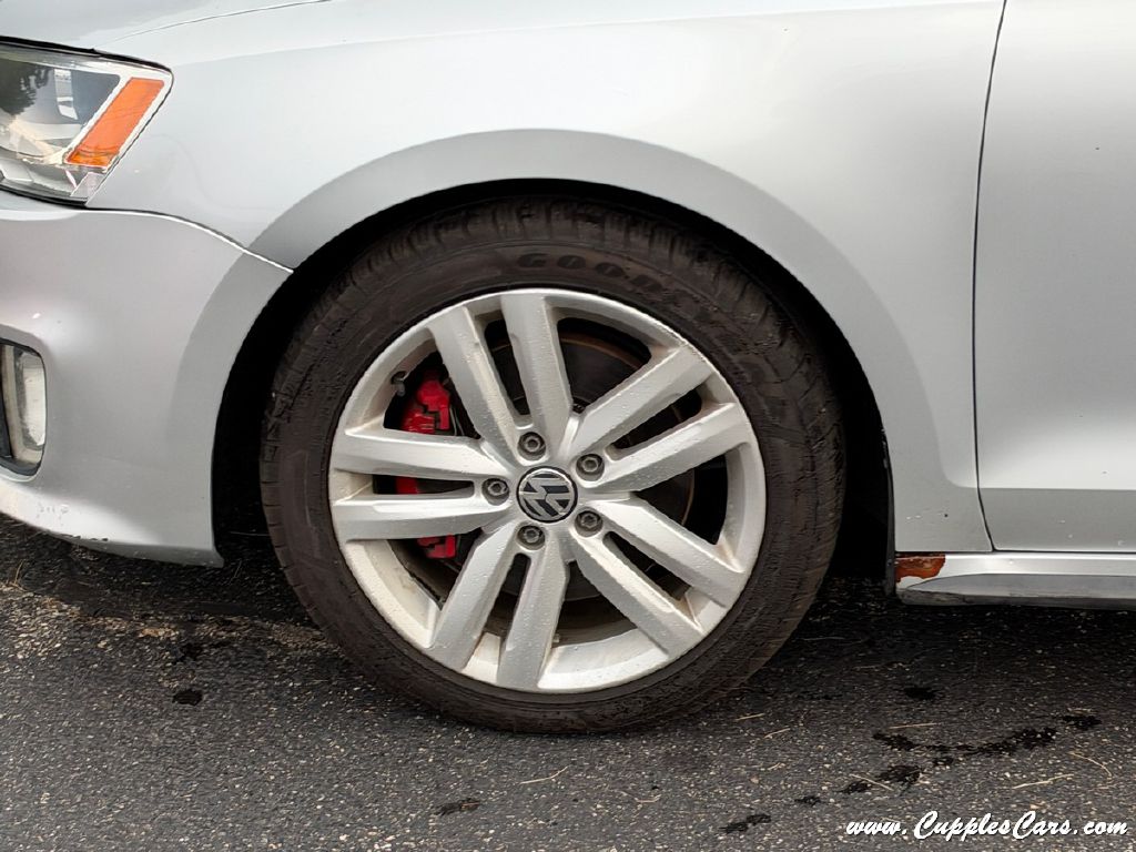 Photo 36 of this VOLKSWAGEN JETTA