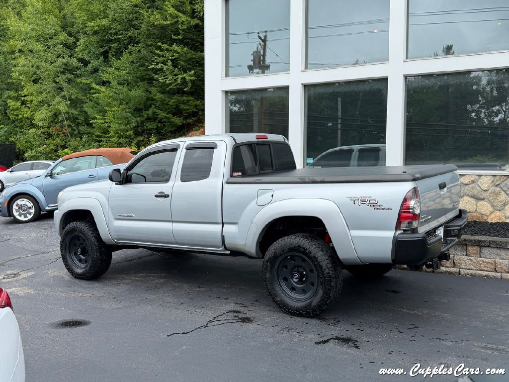 Photo 2 of this TOYOTA TACOMA