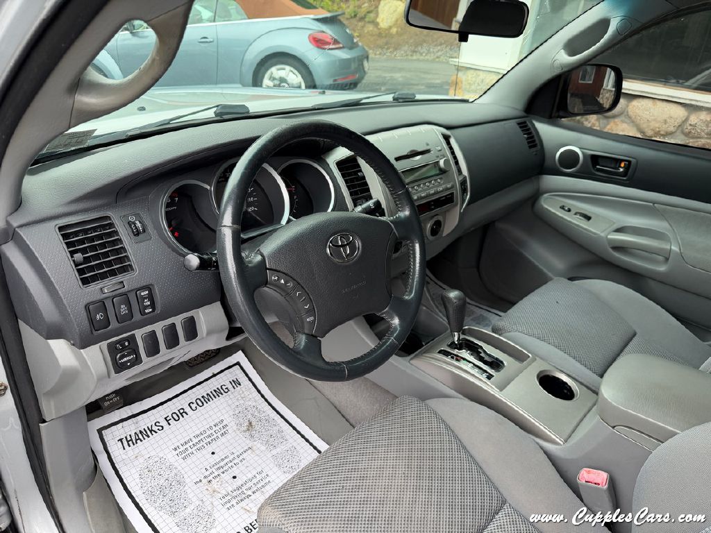Photo 4 of this TOYOTA TACOMA