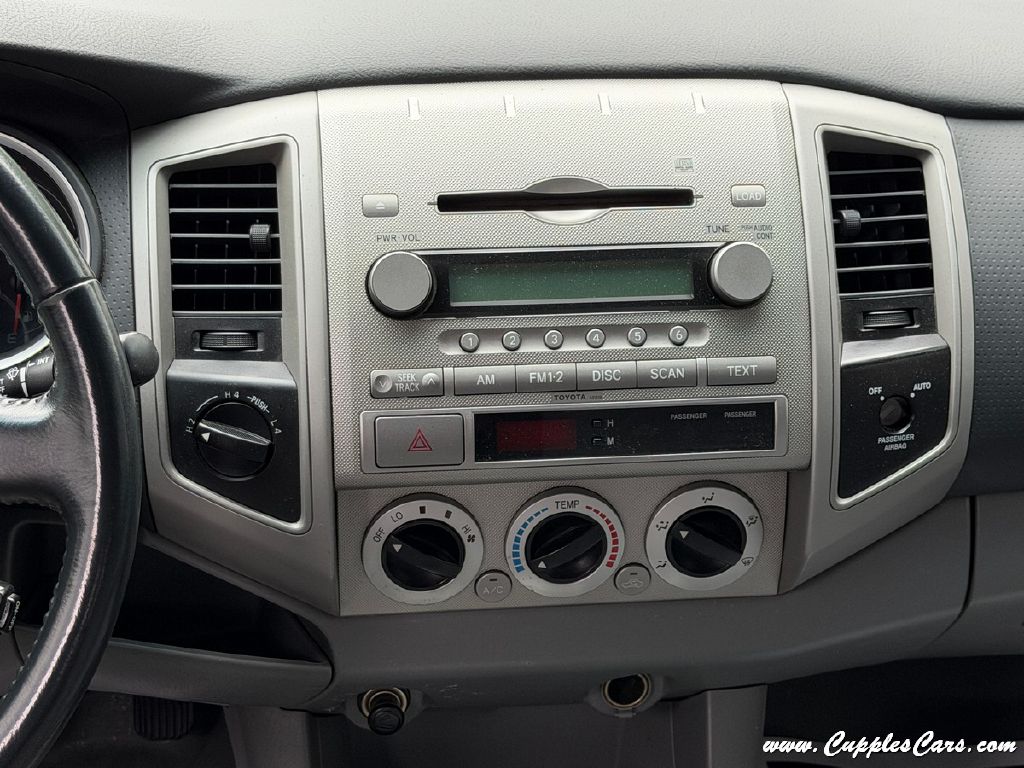 Photo 17 of this TOYOTA TACOMA